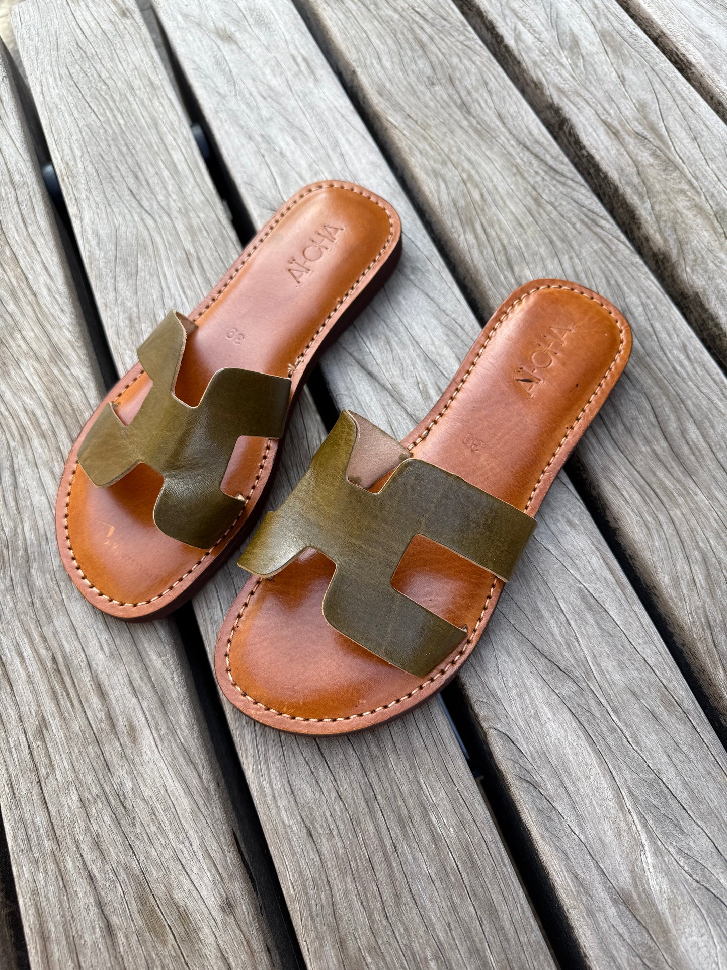 Handmade leather sandals Green