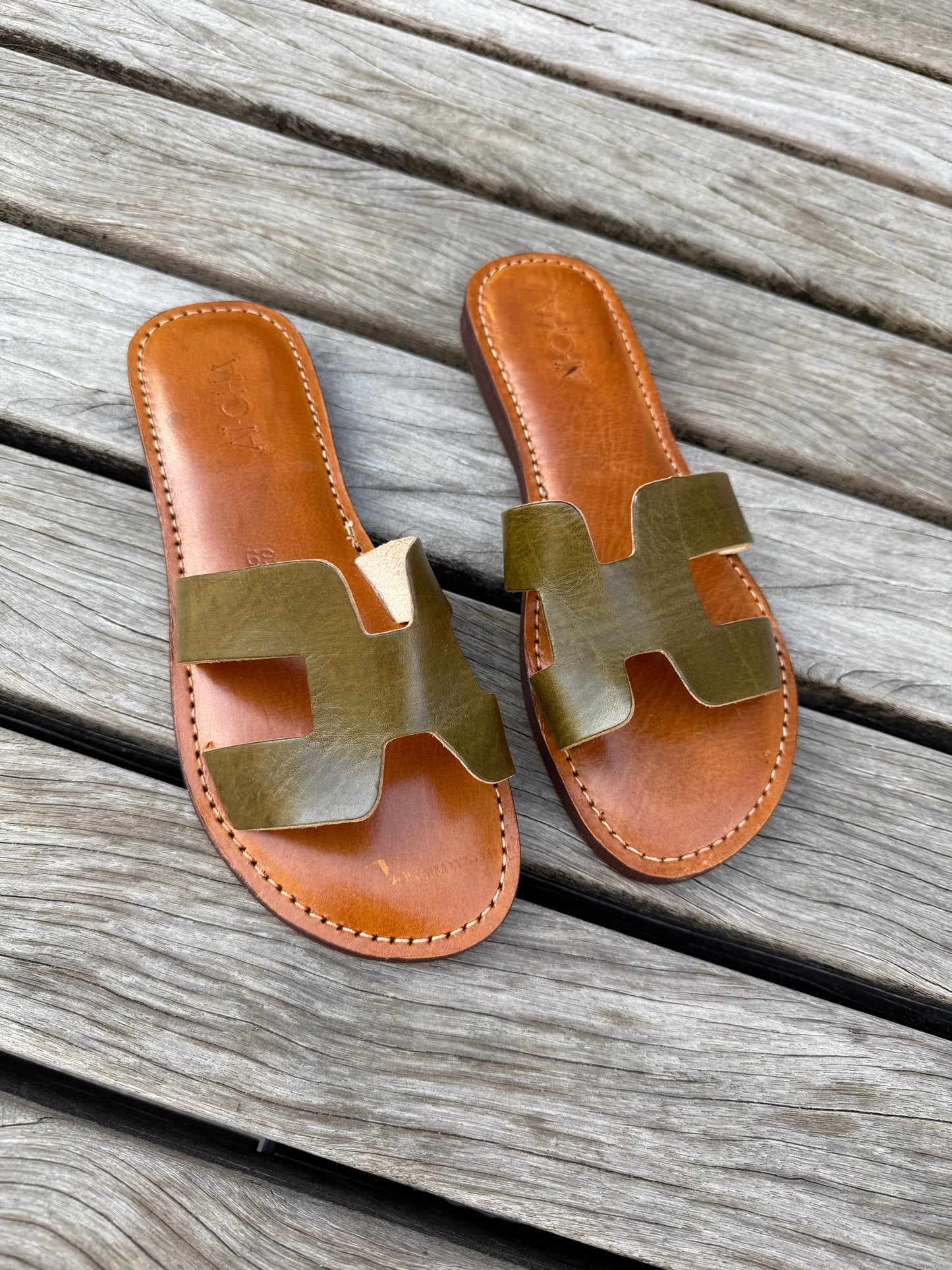 Handmade leather sandals Green
