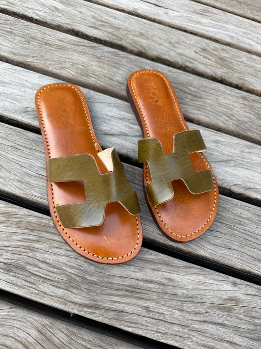 Handmade leather sandals Green