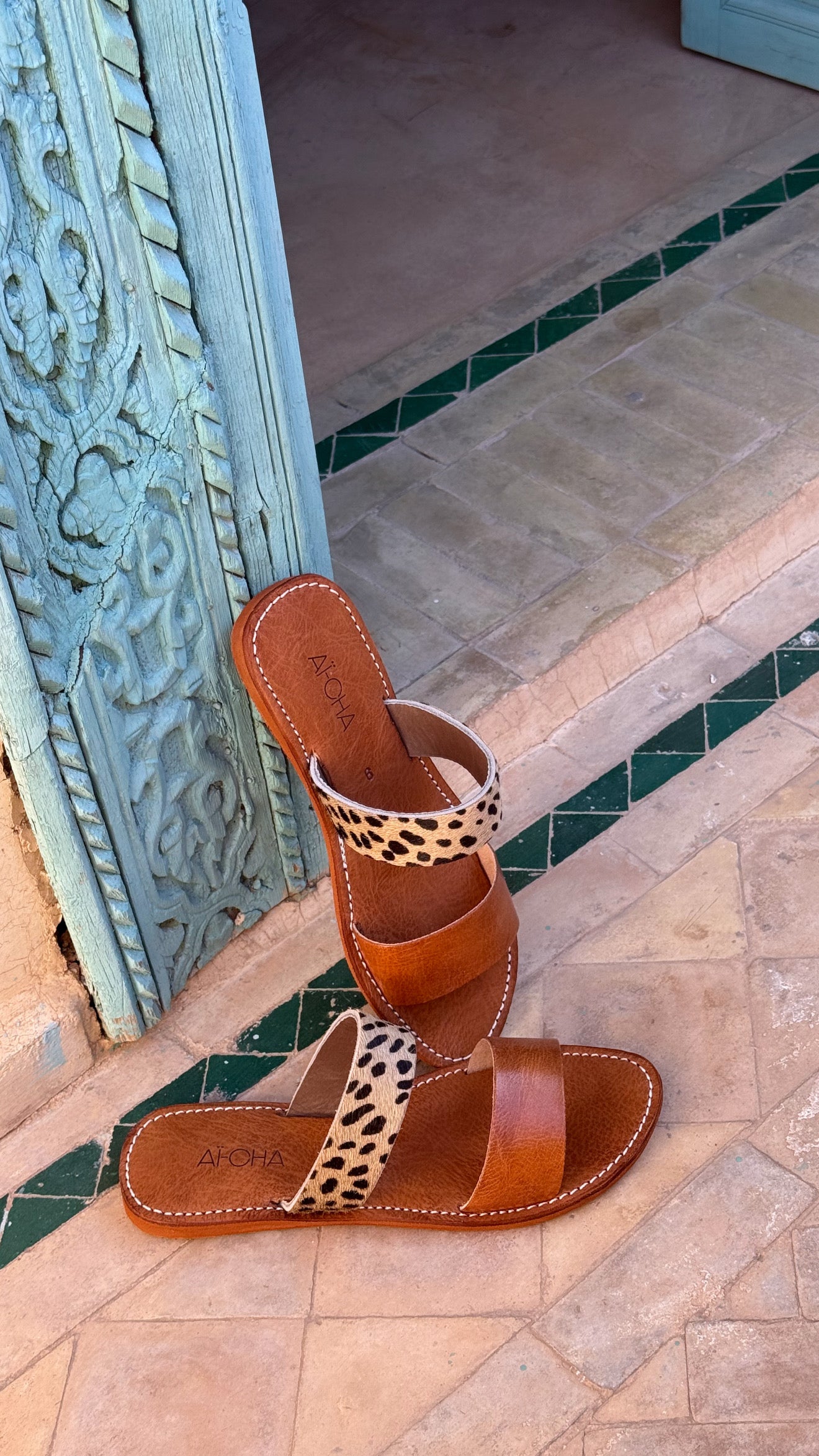 Handmade leather sandals print