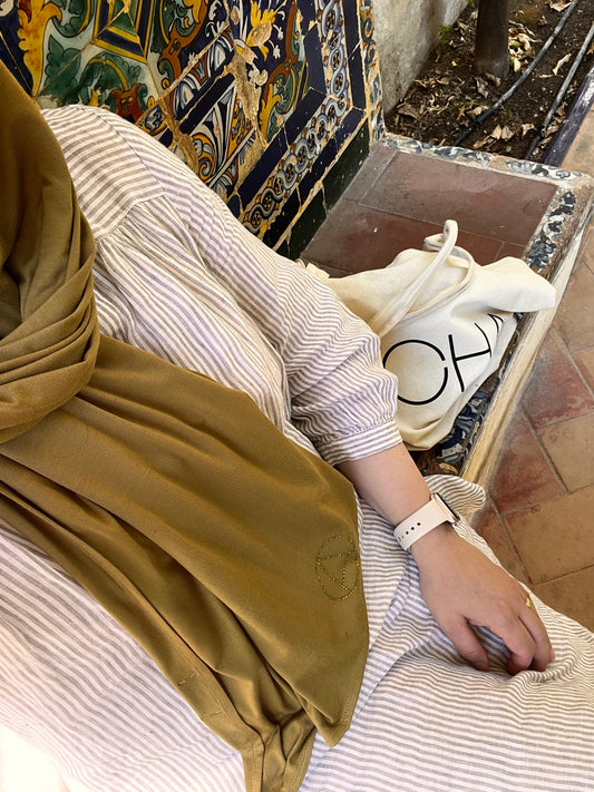 Bamboo scarf met strass logo